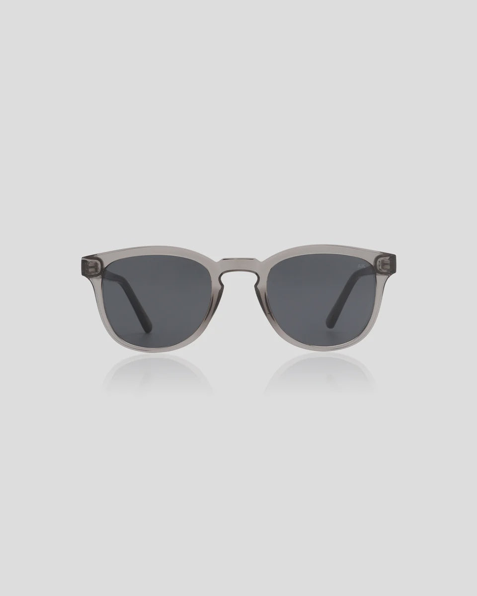 Bate Sunglasses / Grey Transparent