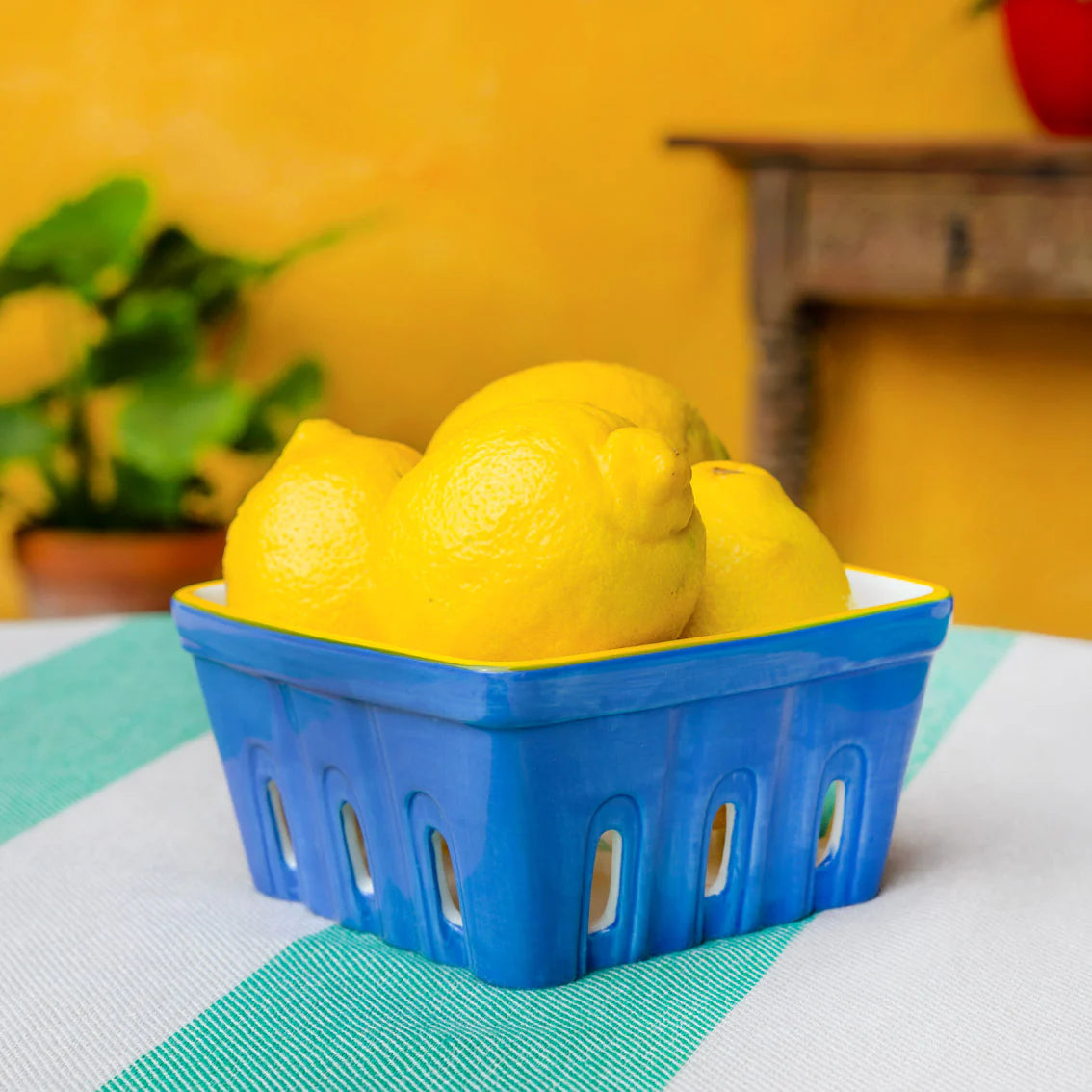 Bon Appetit 15cm Ceramic Fruit Punnet / Blue &amp; Yellow Lemon