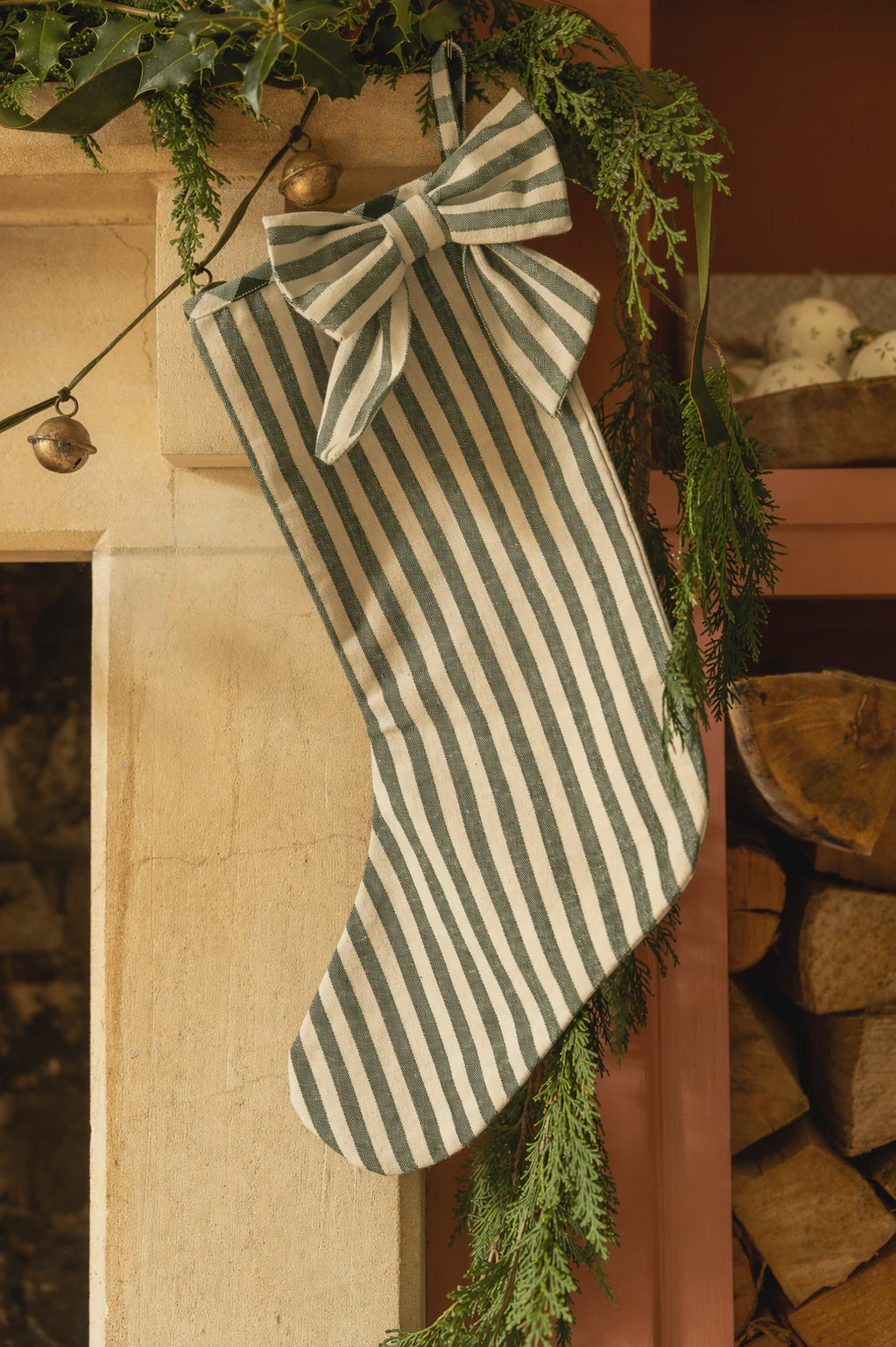 Bow Stocking / Pine Green Stripe