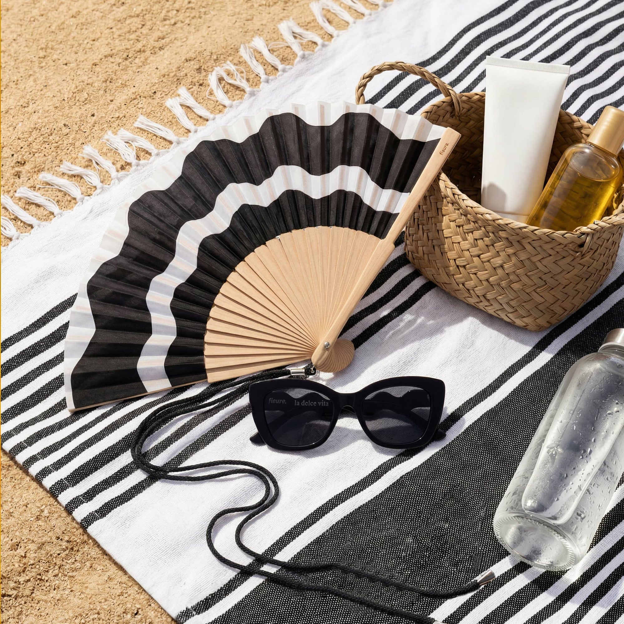 Black &amp; White Wave Print Wooden Hand Fan