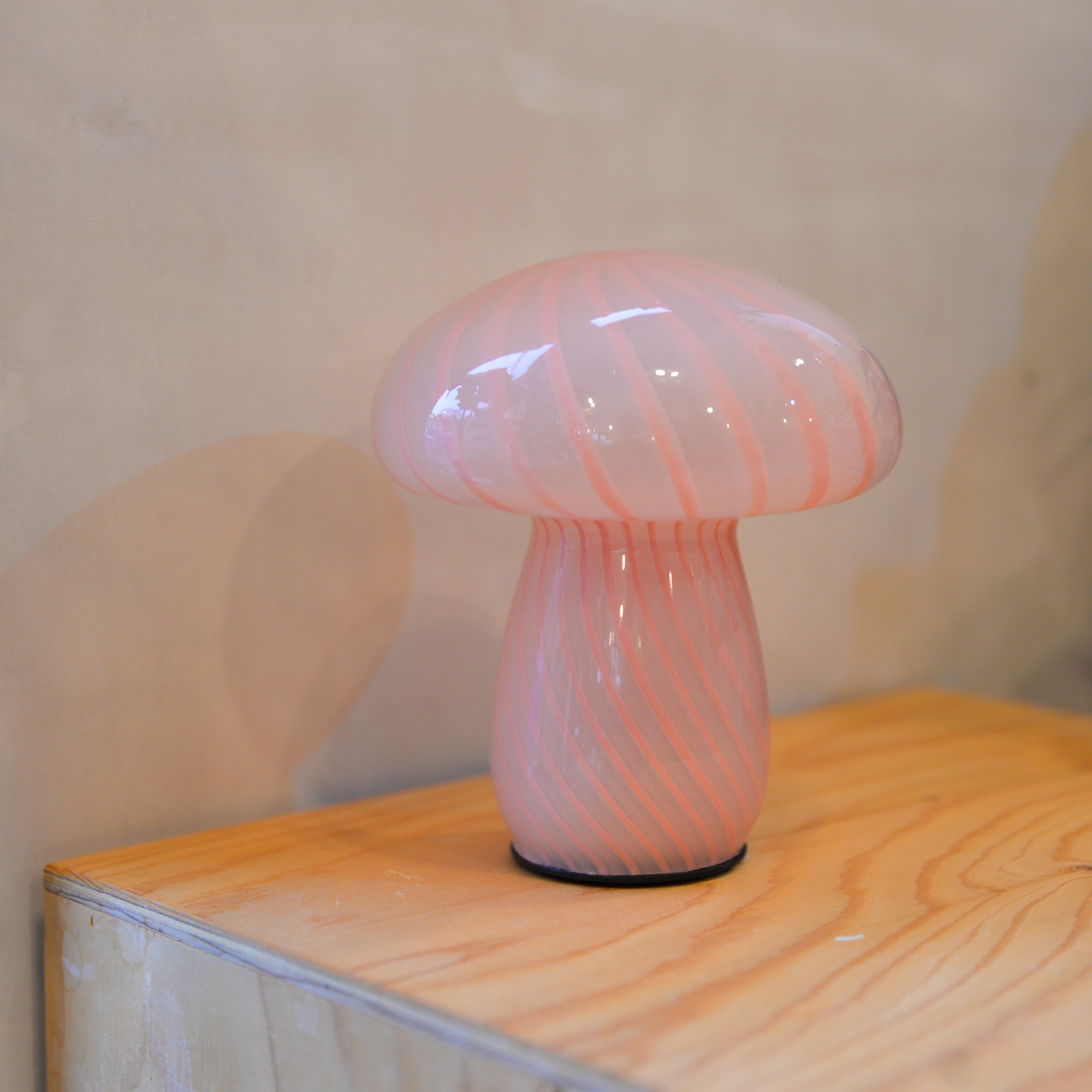 Mushy Portable LED Lamp / Light Pink