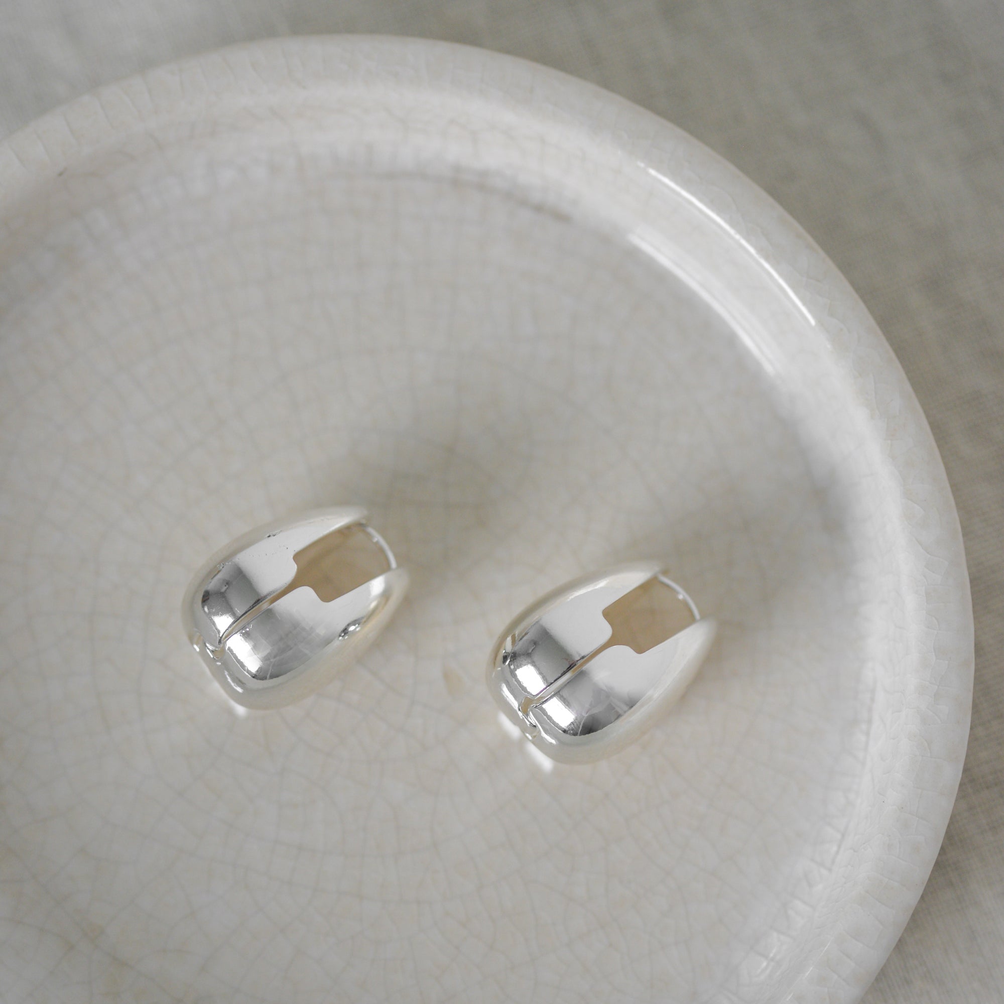 Artemis Organic Shape Silver Click Earrings