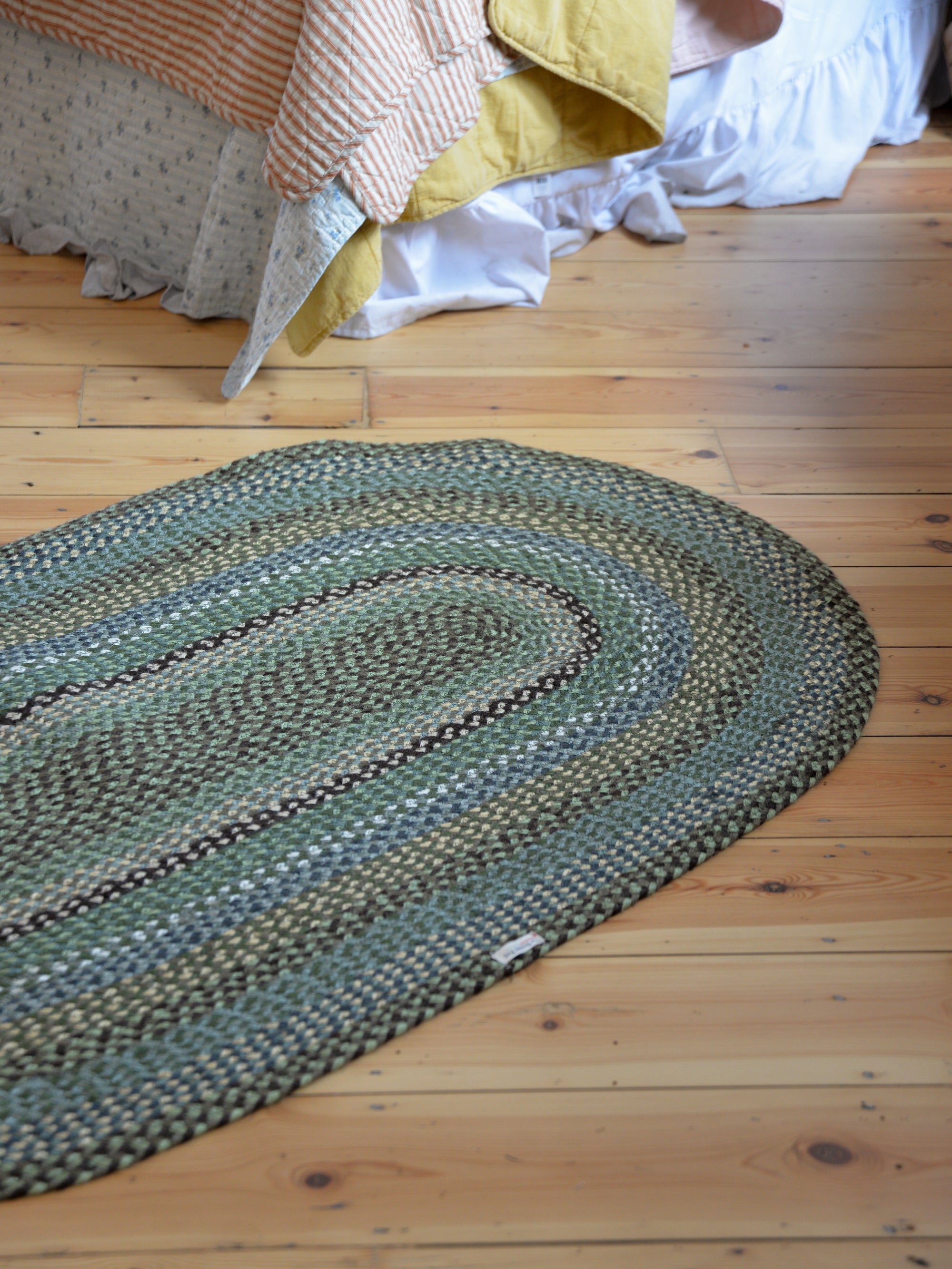 Hedgerow Jute Oval Rug 3 x 5 ft / Green