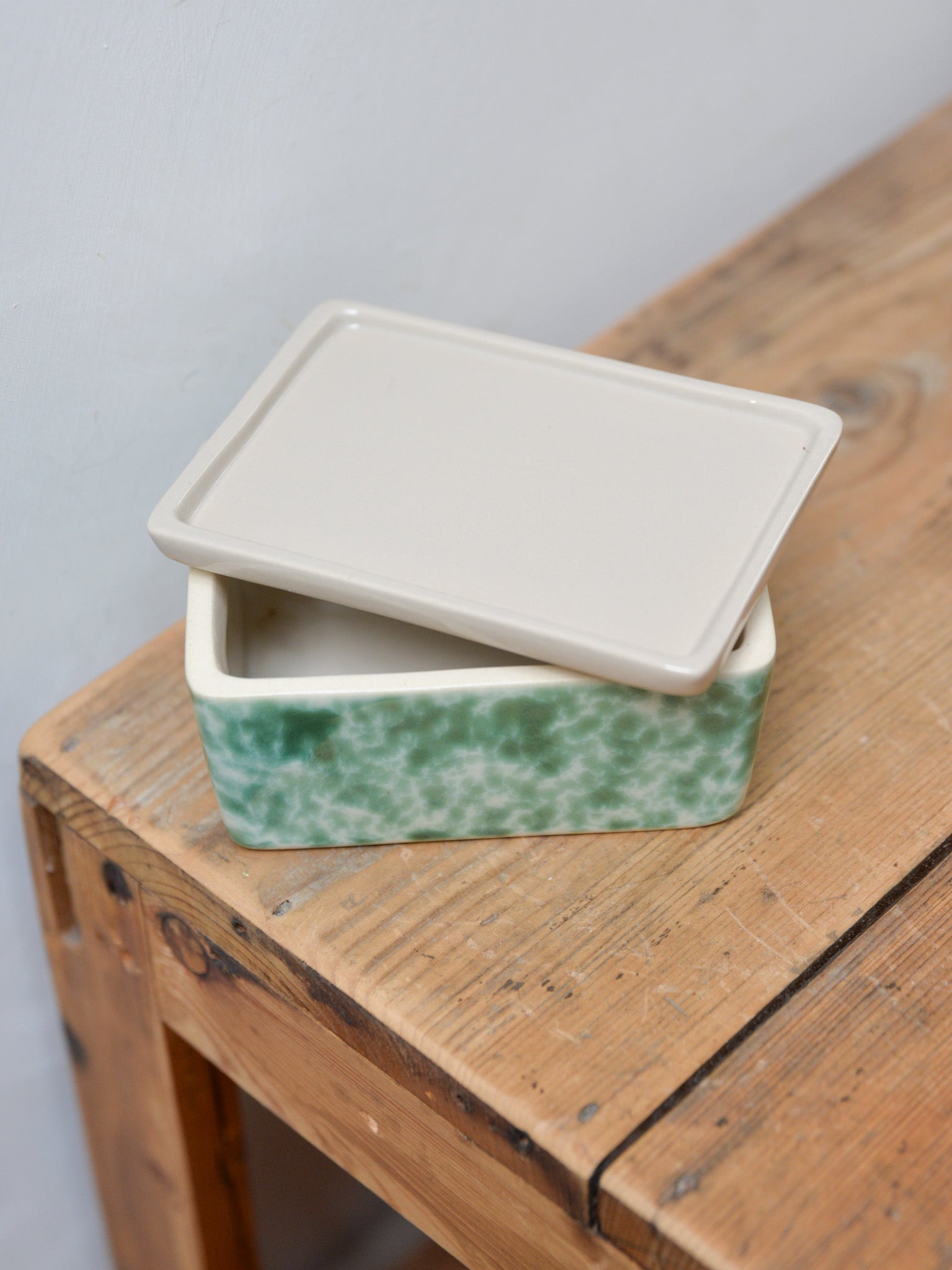 Ceramic Butter Dish / Green Splatter