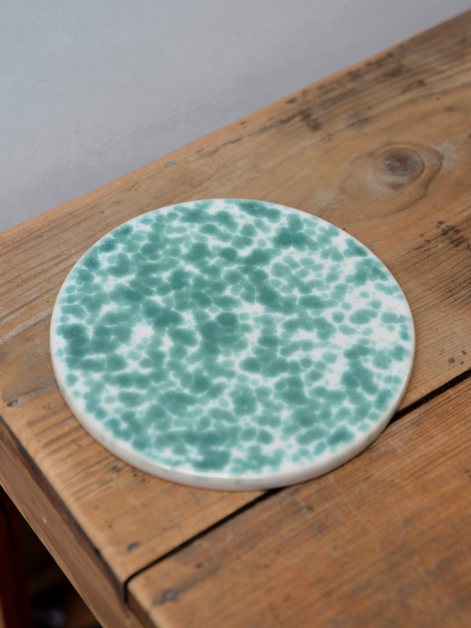 Round Ceramic Serving Board / Green Splatter
