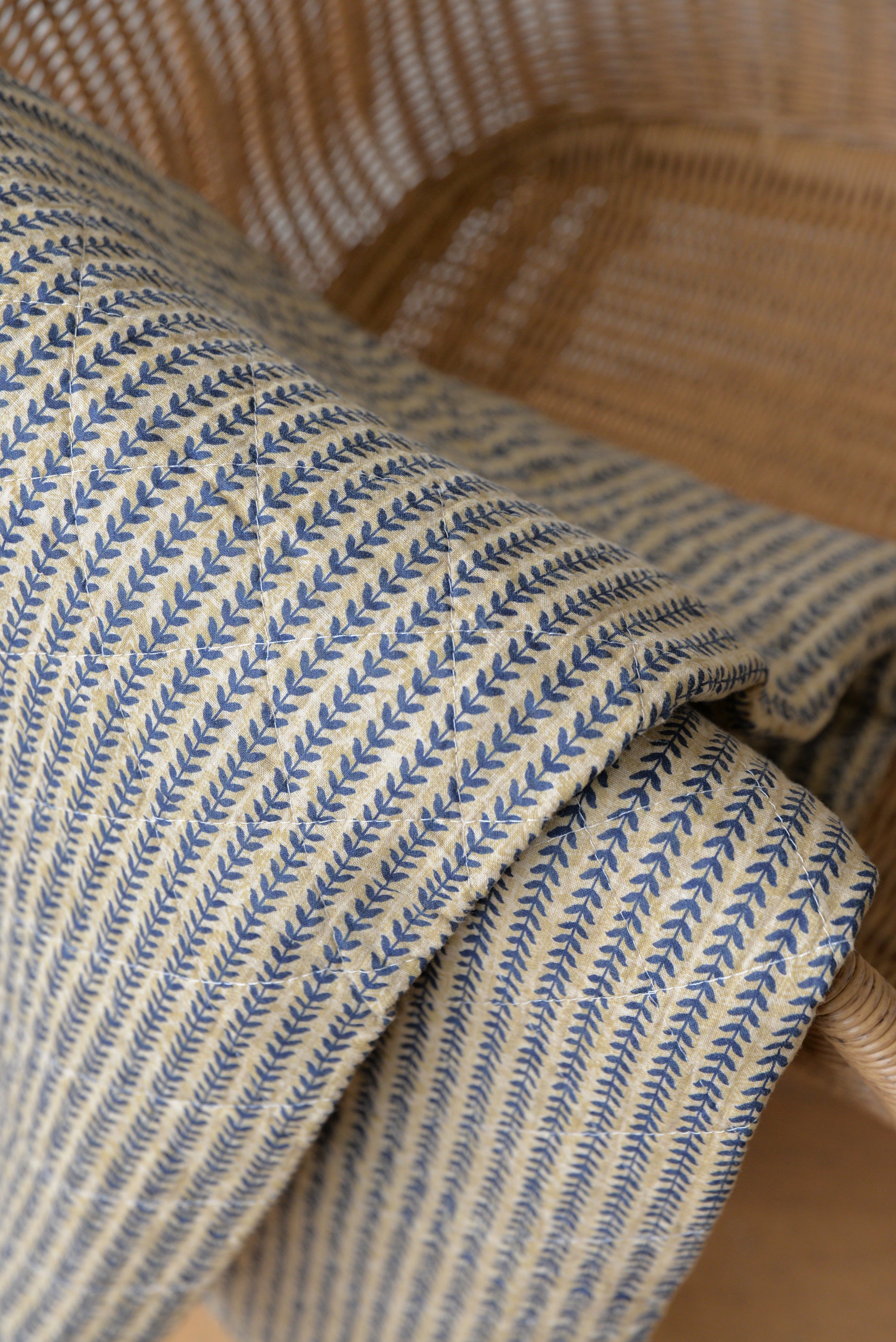 Dark Blue Stems Patterned Quilt