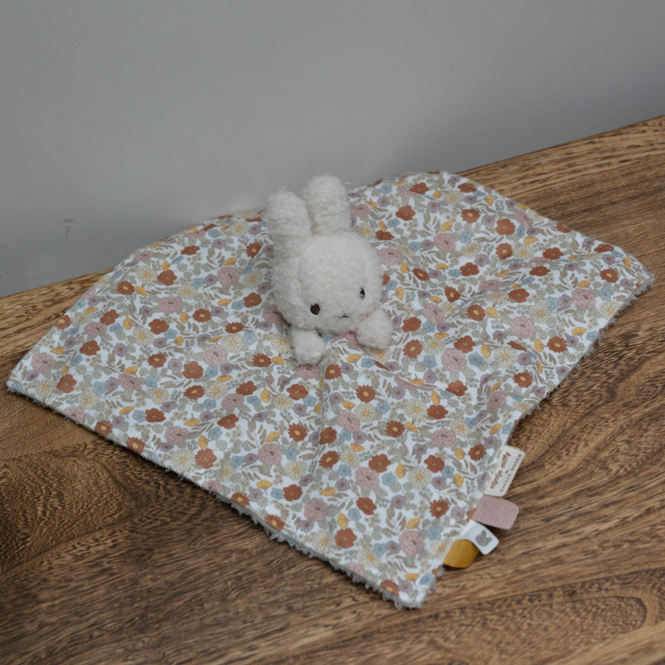 Miffy Cuddle Cloth / Vintage Flowers