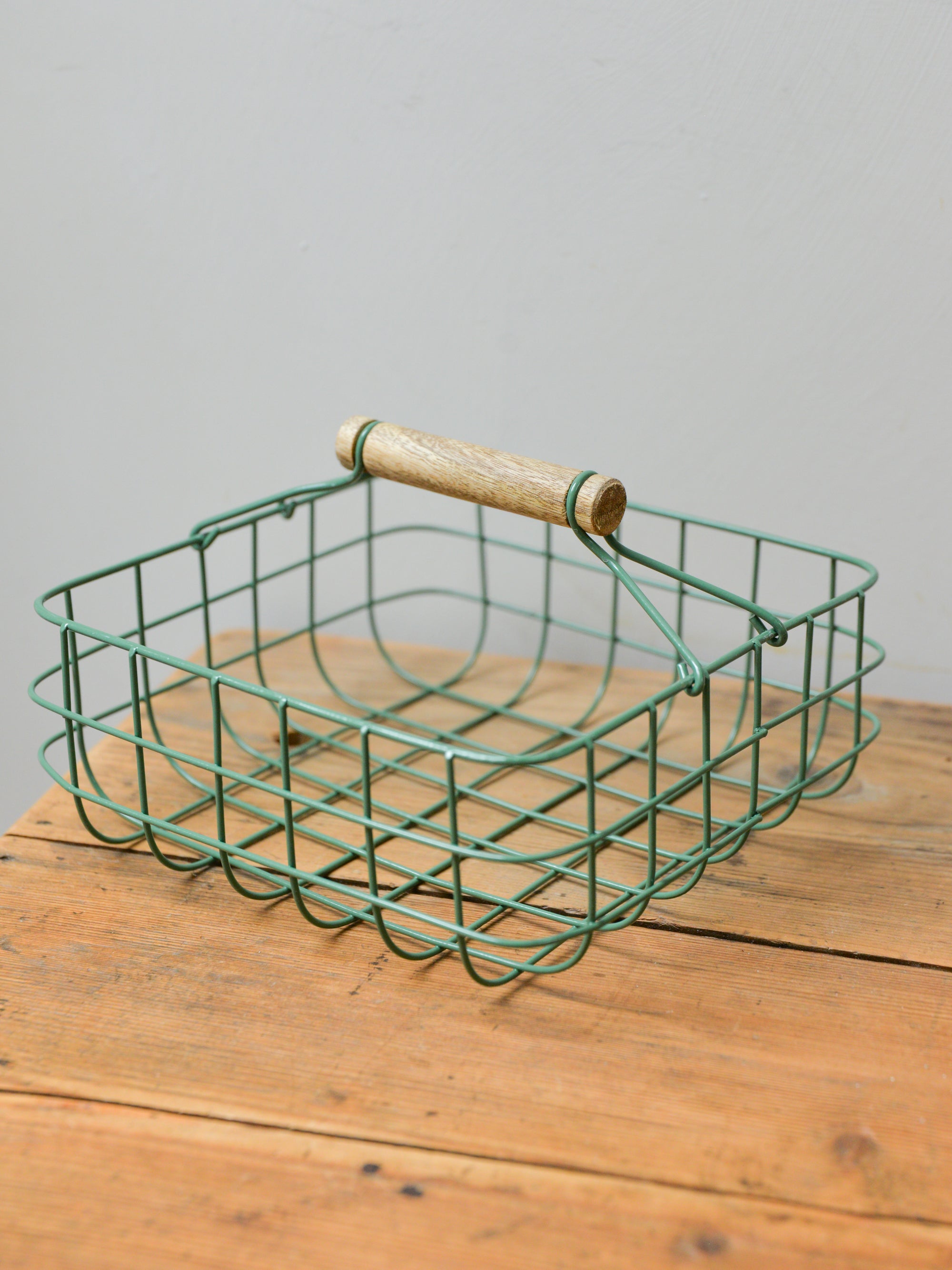 Iron Napkin Basket / Green