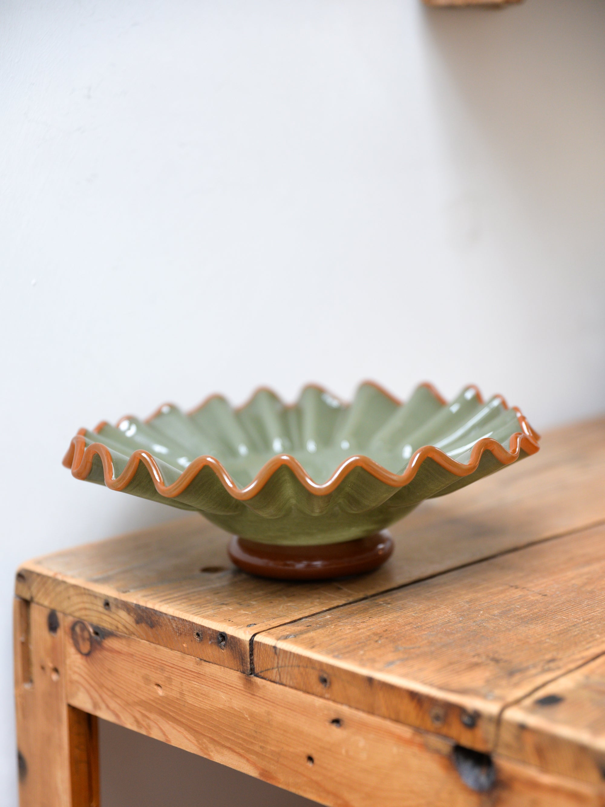 Ruffle Glass Bowl / Green and Brown