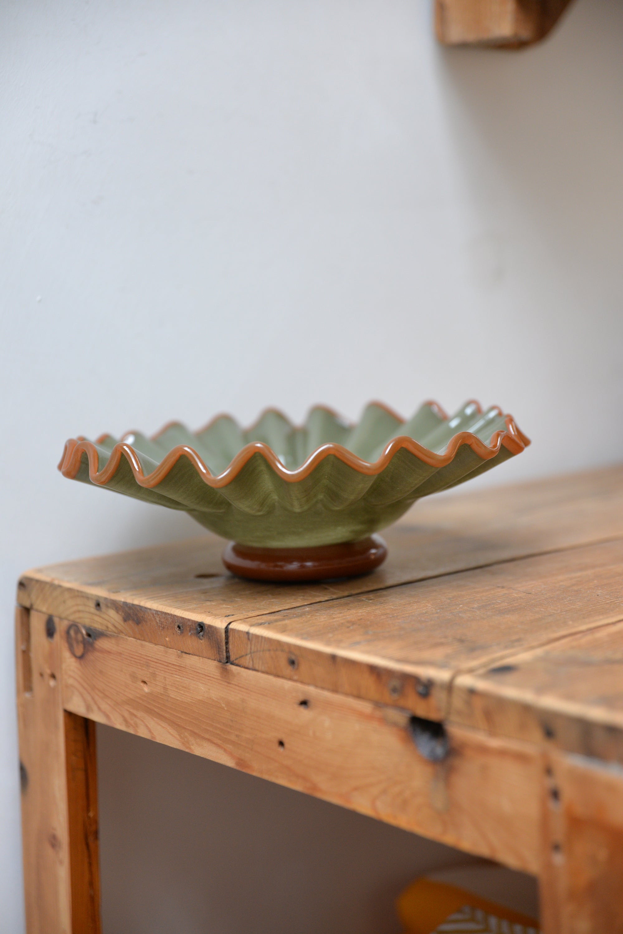 Ruffle Glass Bowl / Green and Brown