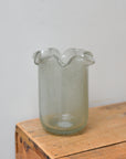 Short Ruffle Glass Vase / Clear