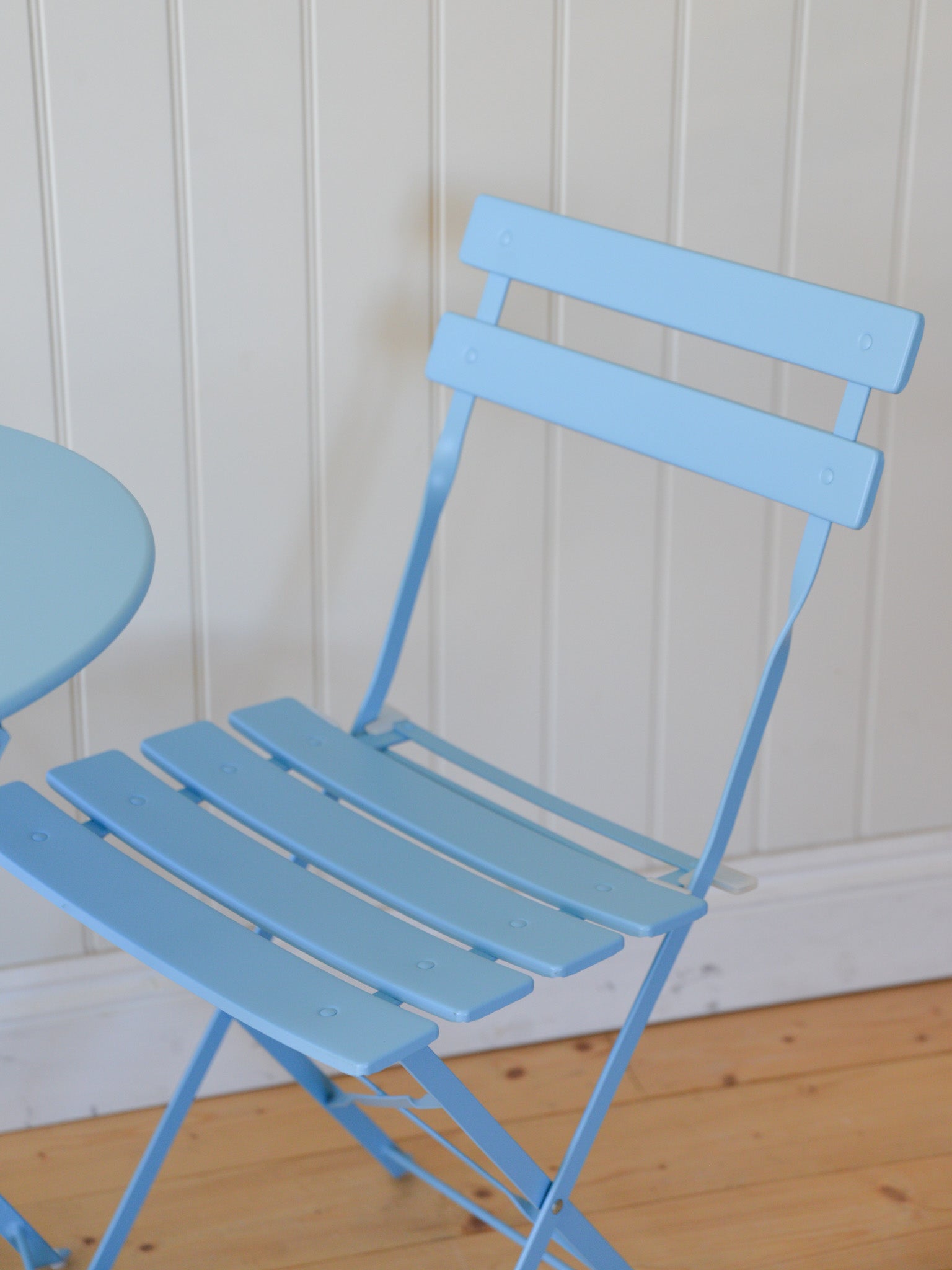 Bistro Table and Chairs Set / Light Blue