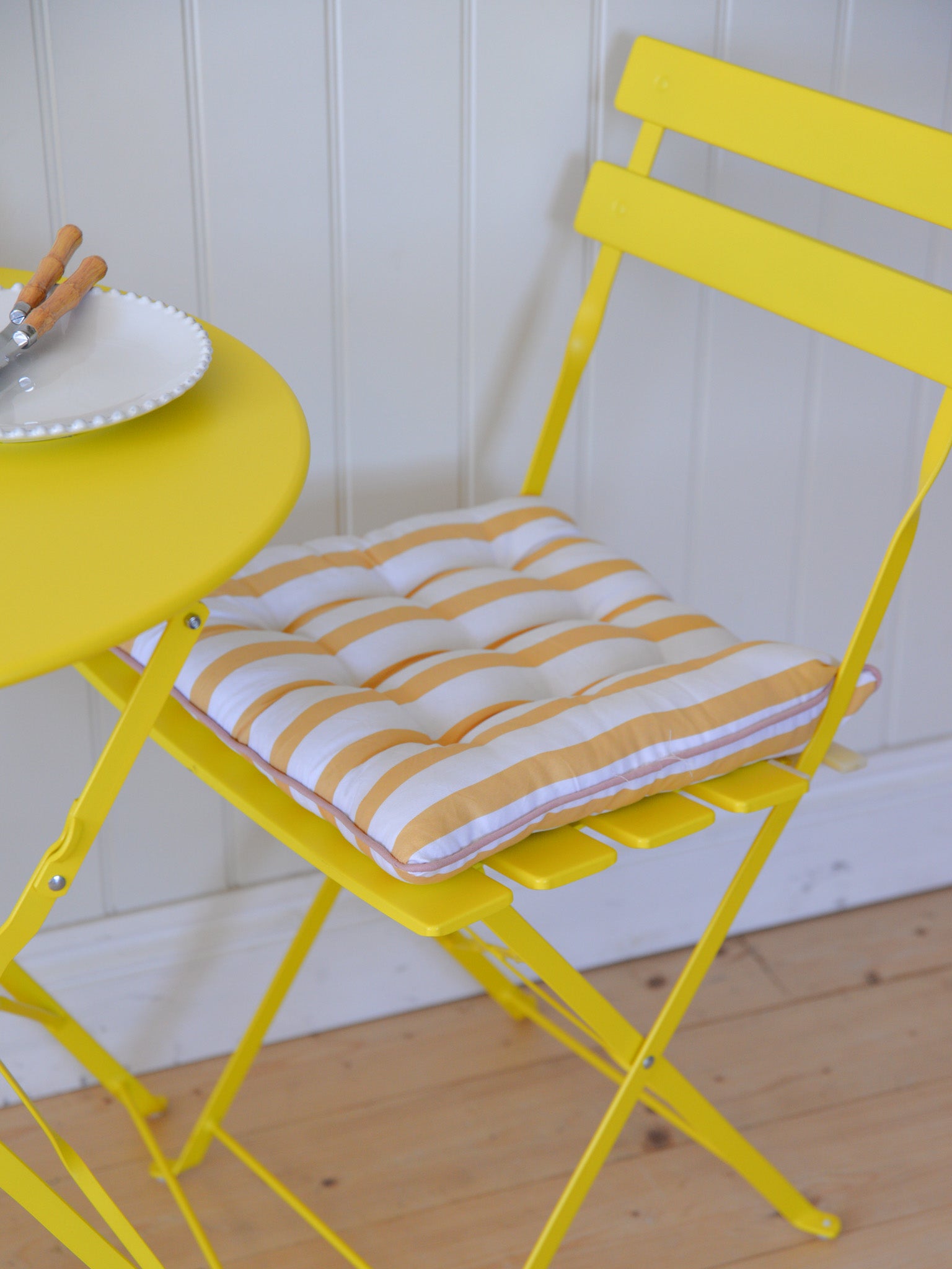 Bistro Table and Chairs Set / Yellow