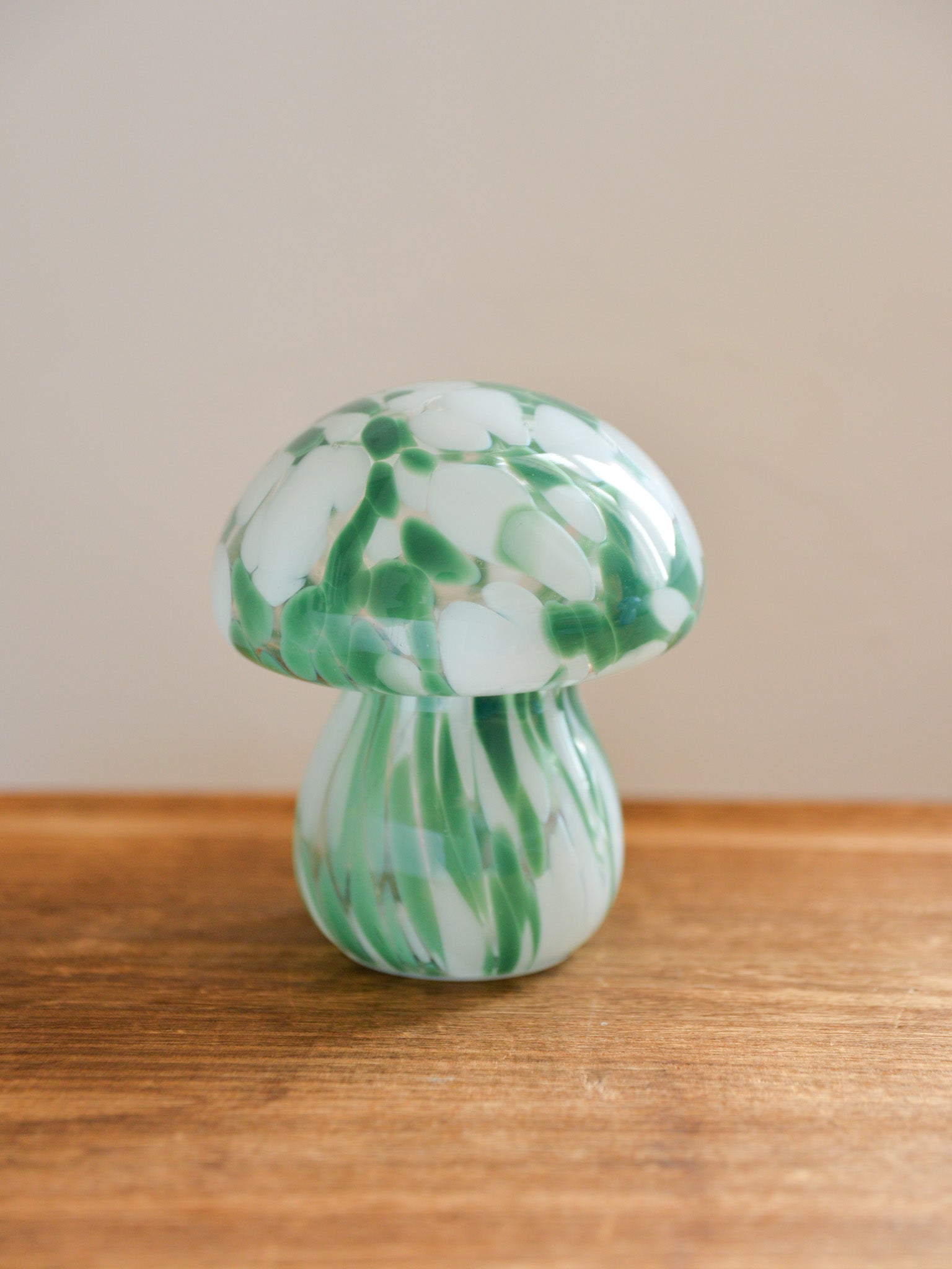 Mushroom Portable LED Lamp / Green &amp; White
