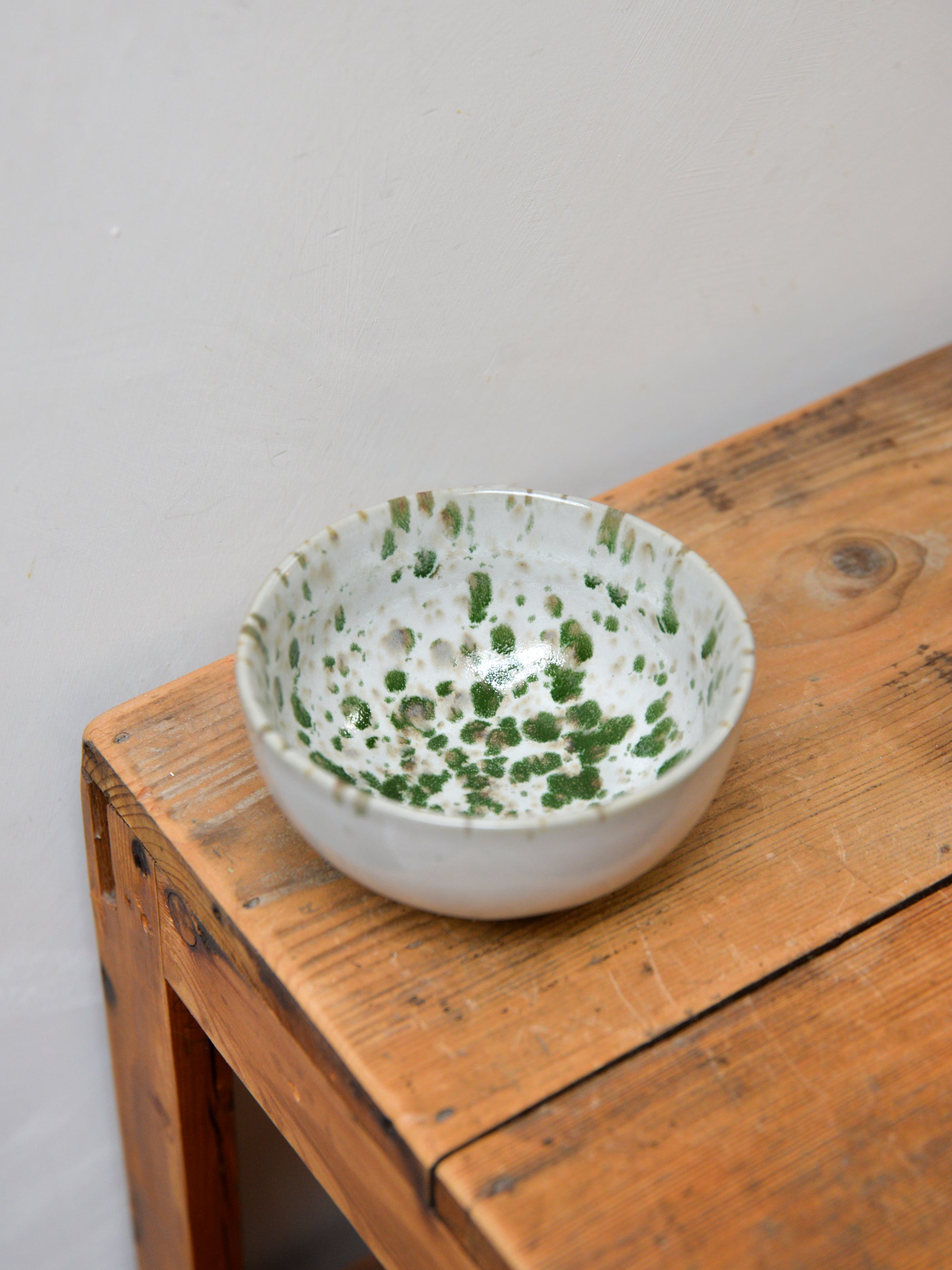 Amanda Porcelain Fruit Bowl / Speckled Green