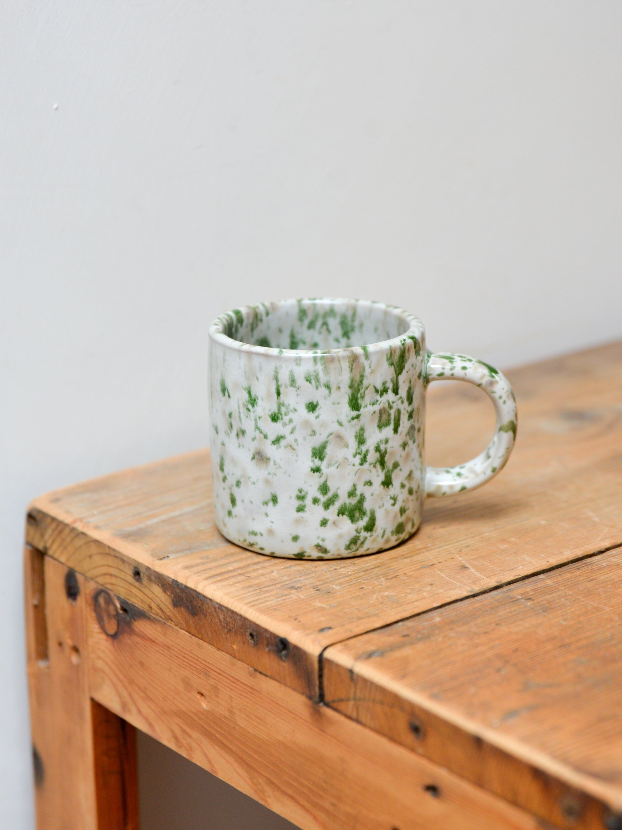 Amanda Porcelain Mug / Speckled Green