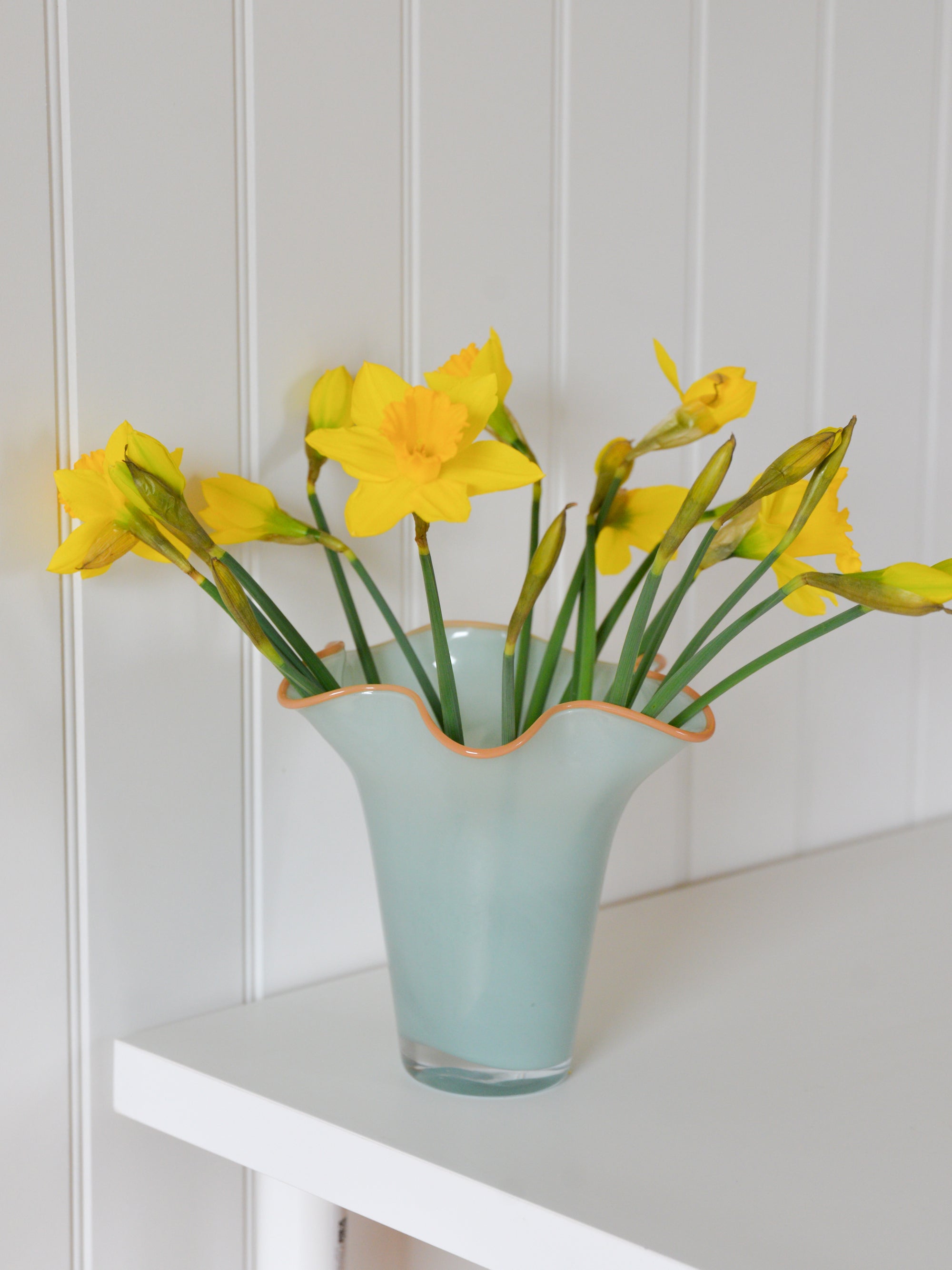 Ebba Wavy Glass Vase / Green and Brown